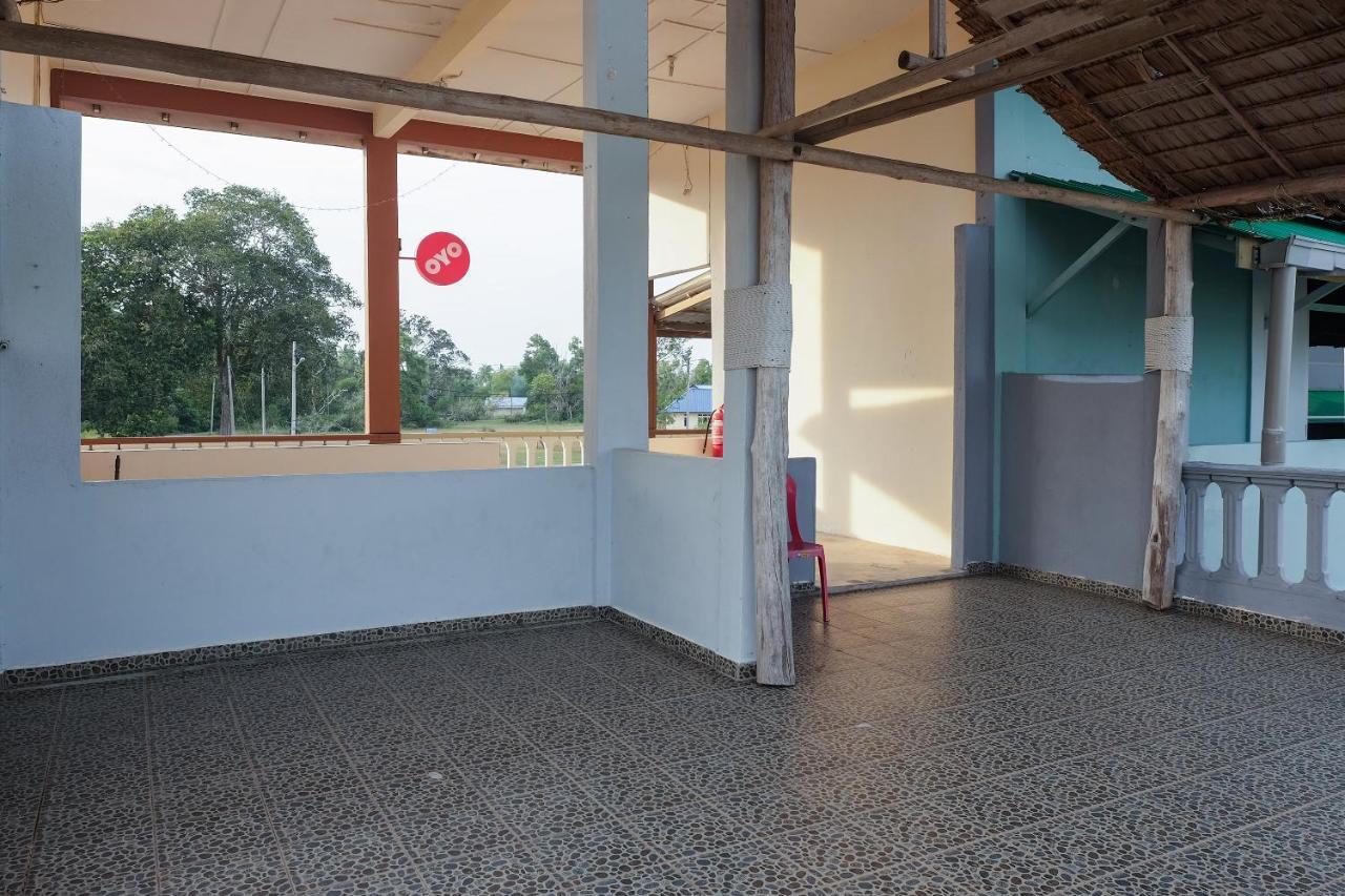 OYO 90015 Indah Chalet Kuala Rompin Bagian luar foto