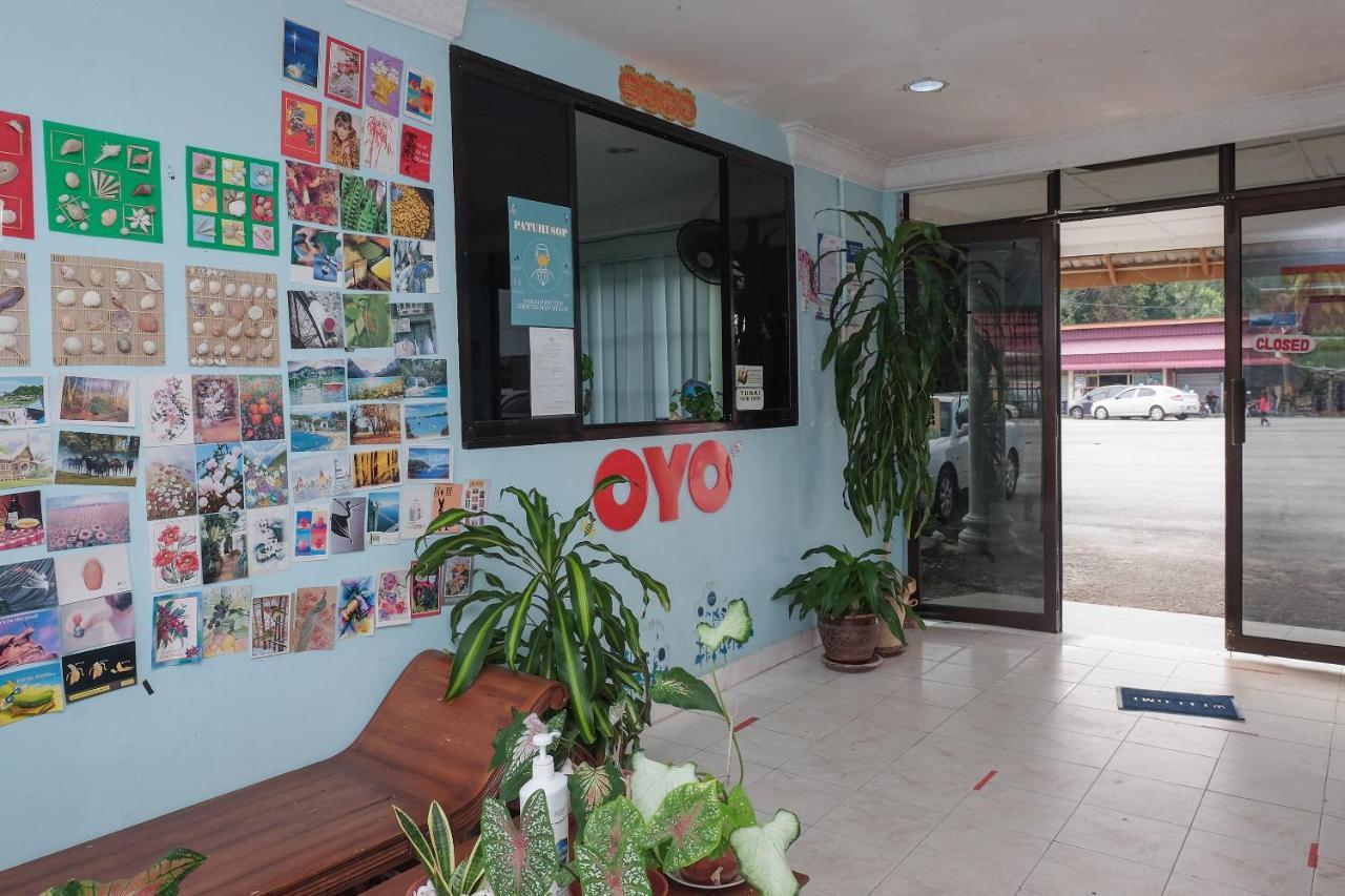 OYO 90015 Indah Chalet Kuala Rompin Bagian luar foto