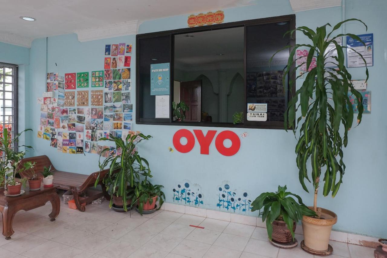 OYO 90015 Indah Chalet Kuala Rompin Bagian luar foto